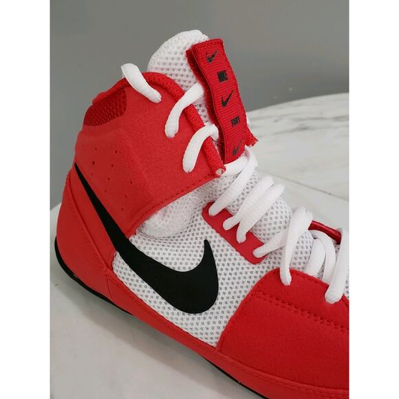 Athletic_Shoes